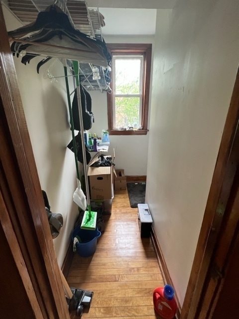 2130 W Iowa Street Unit: 1R