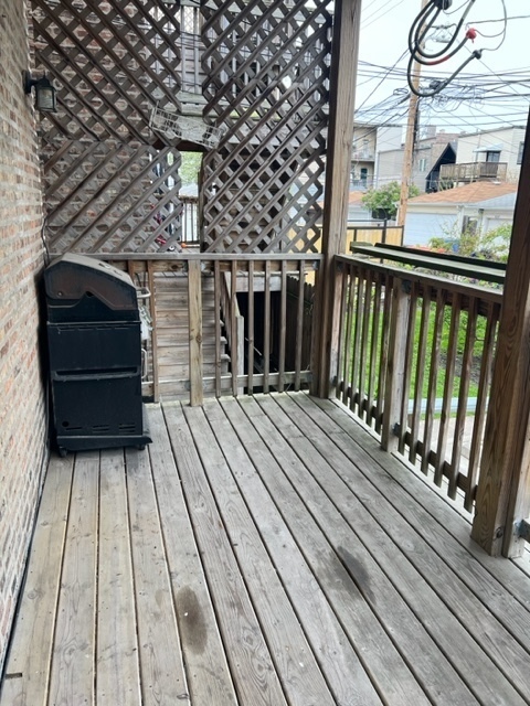 2130 W Iowa Street Unit: 1R