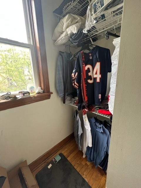 2130 W Iowa Street Unit: 1R