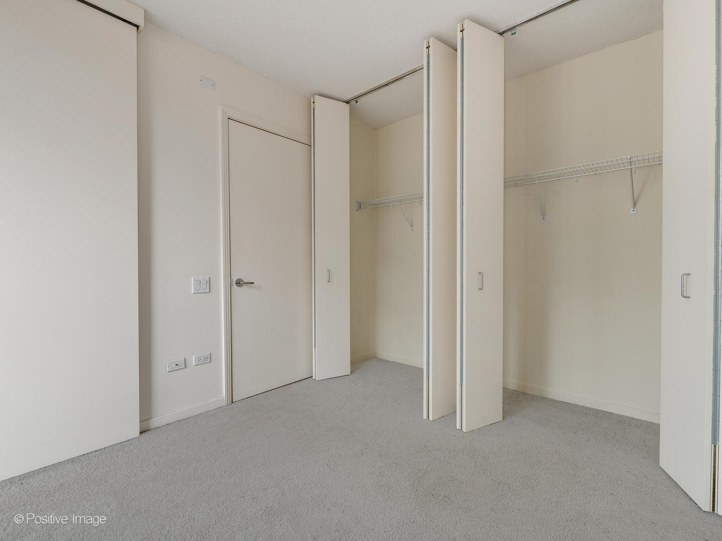 400 N La Salle Drive Unit: 912