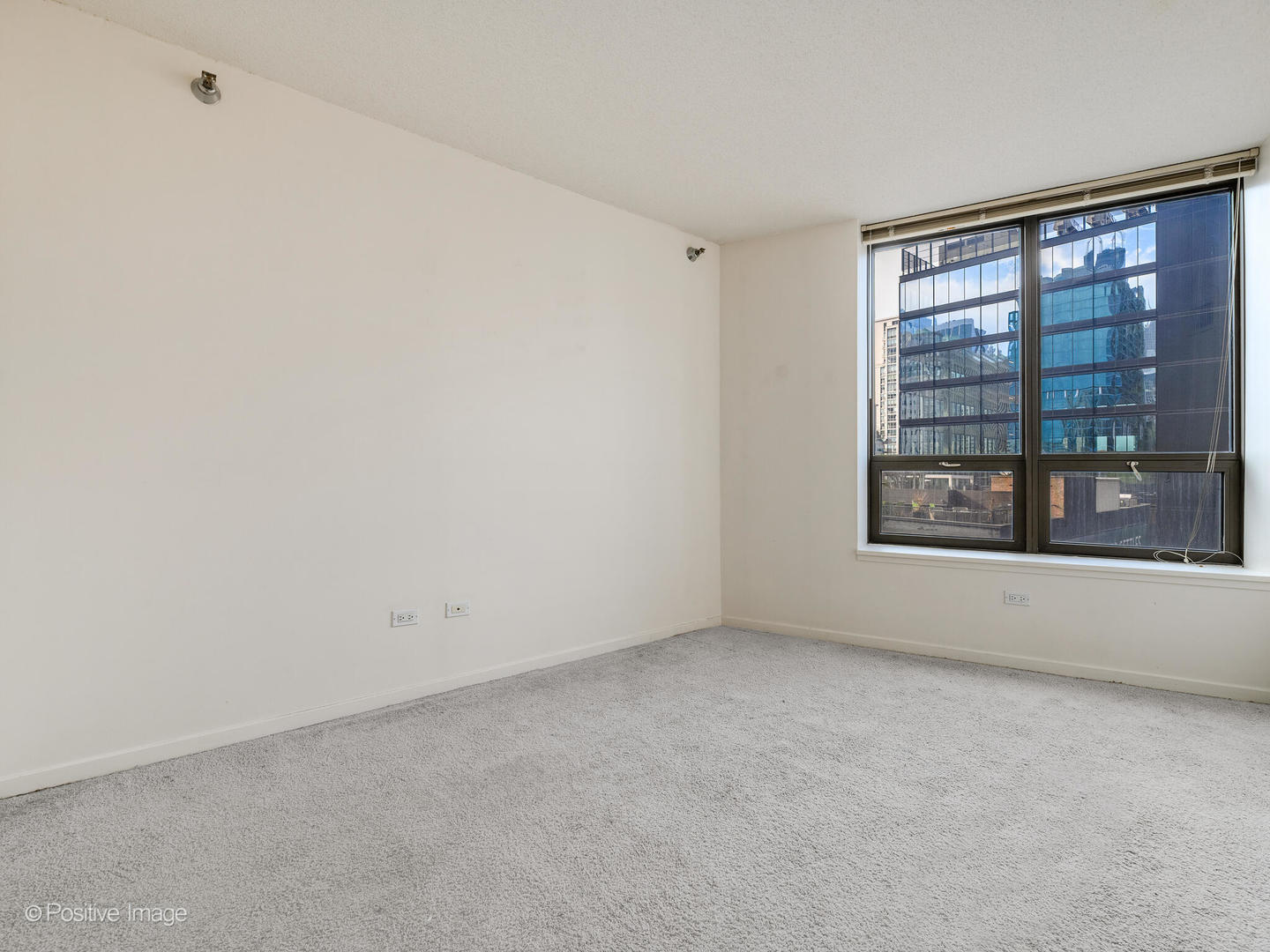 400 N La Salle Drive Unit: 912