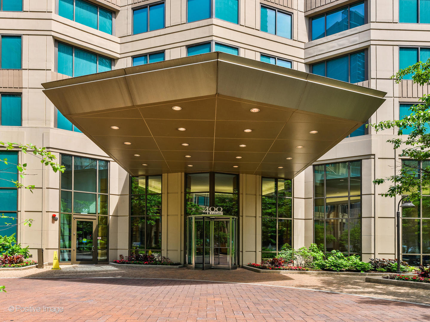 400 N La Salle Drive Unit: 912