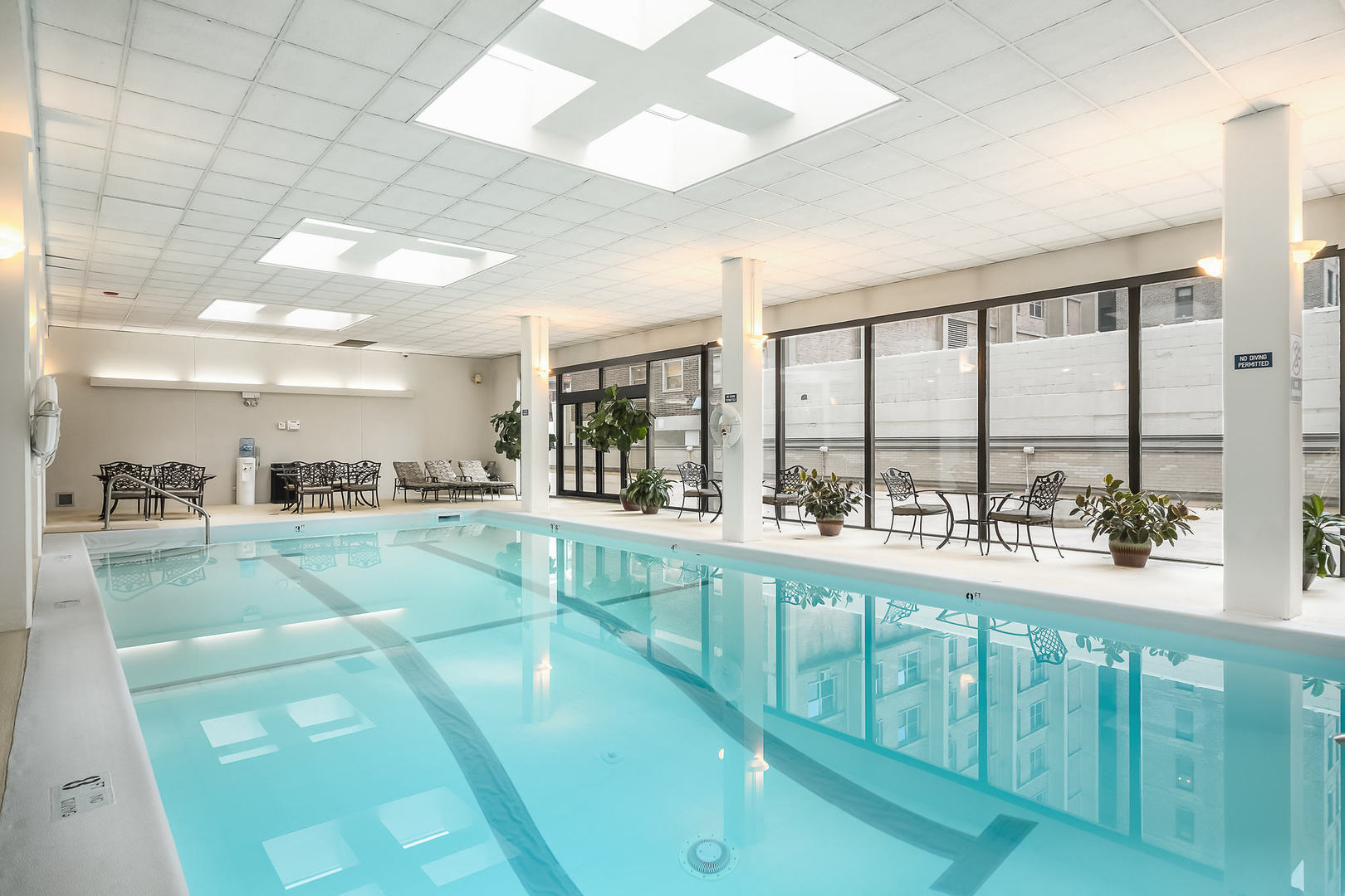 3200 N LAKE SHORE Drive Unit: 2306