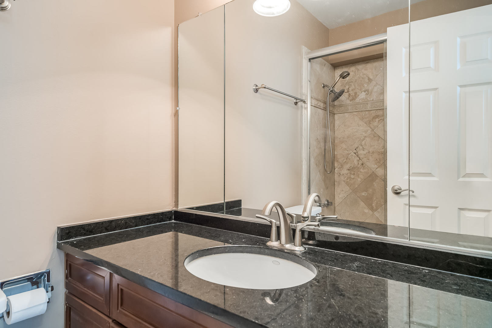3200 N LAKE SHORE Drive Unit: 2306
