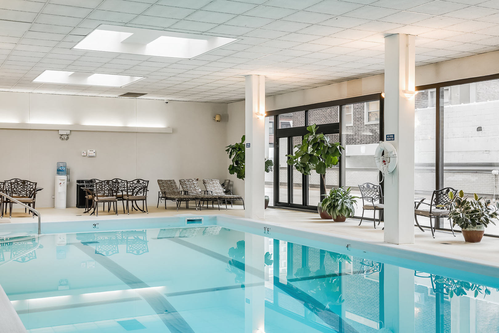3200 N LAKE SHORE Drive Unit: 2306