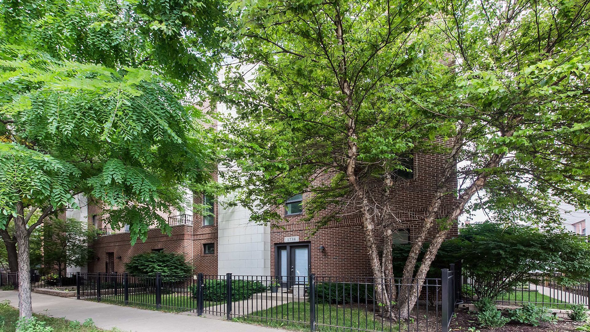 1738 W Diversey Parkway Unit: 5