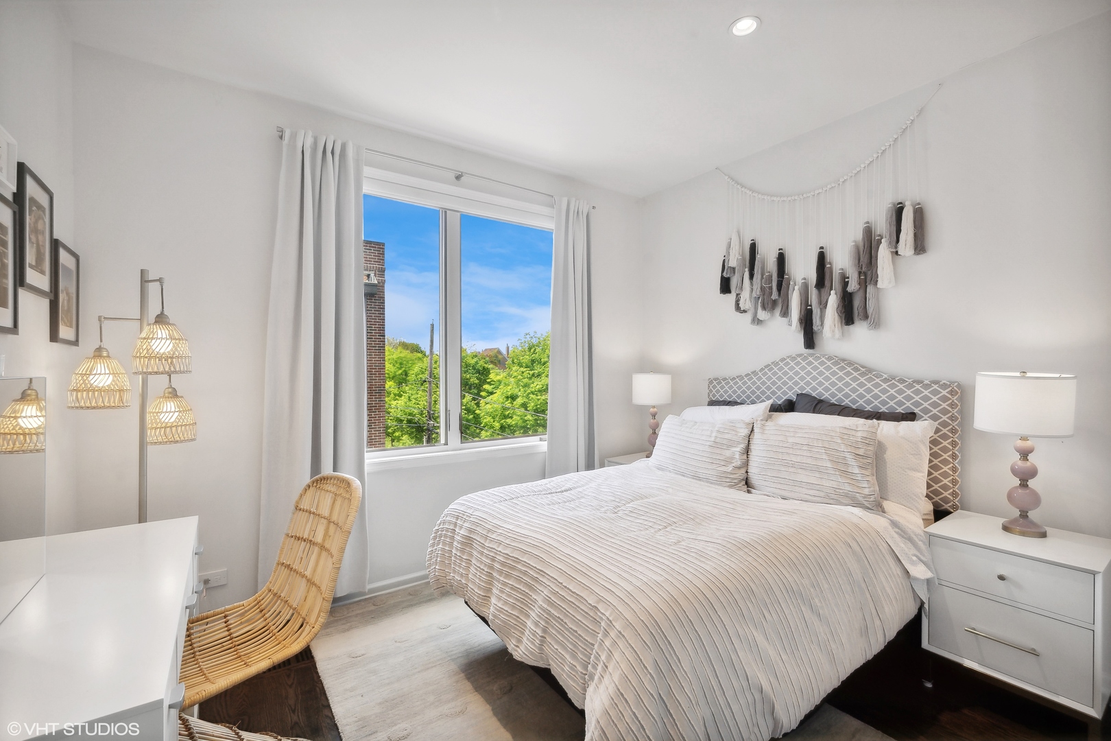 1738 W Diversey Parkway Unit: 5