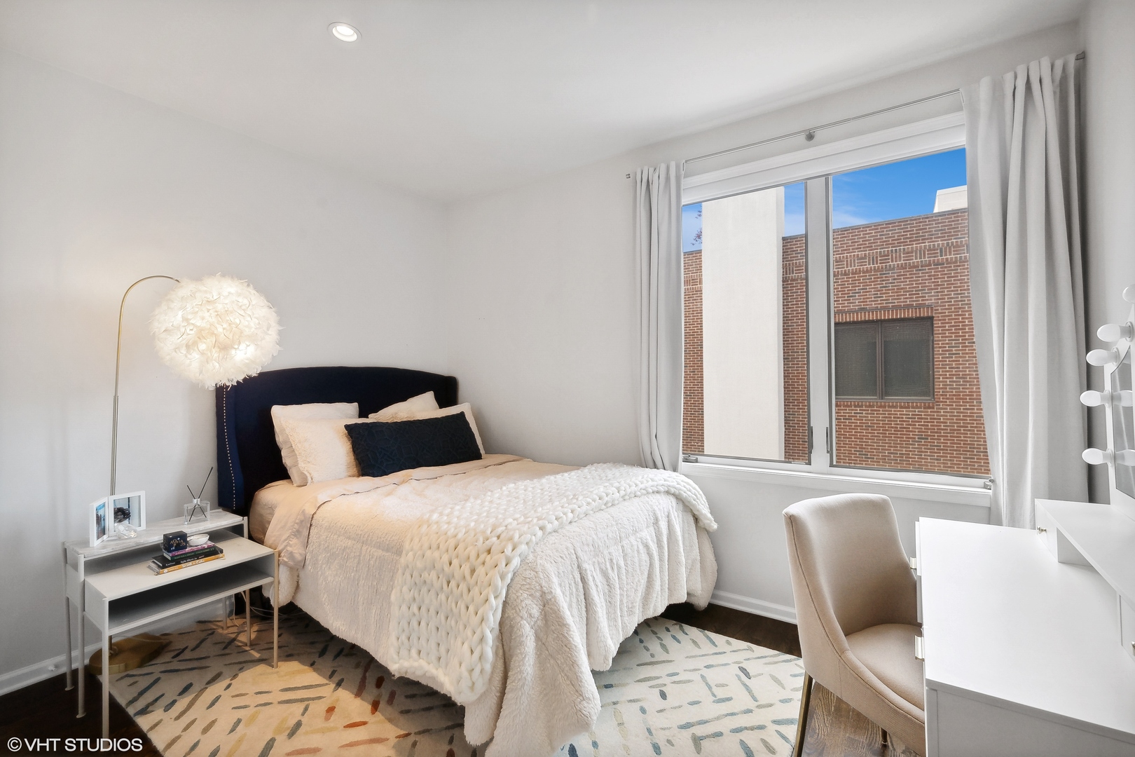 1738 W Diversey Parkway Unit: 5