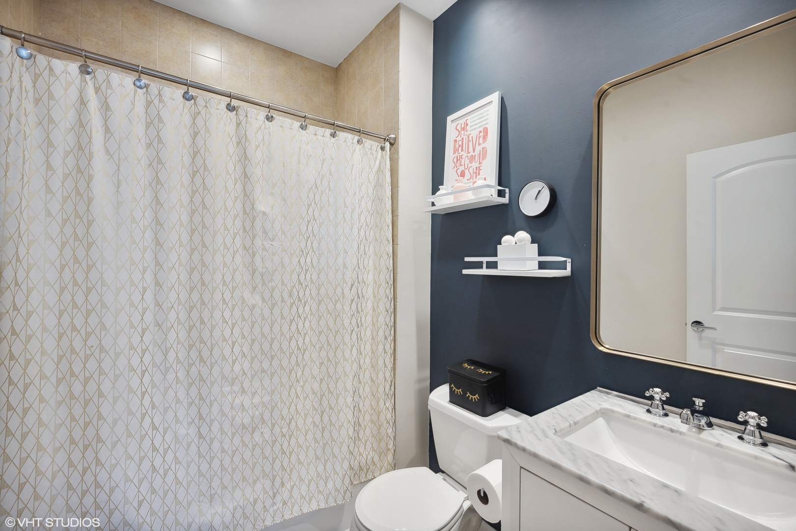 1738 W Diversey Parkway Unit: 5