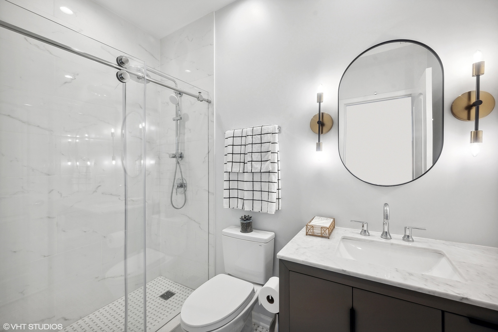 1738 W Diversey Parkway Unit: 5