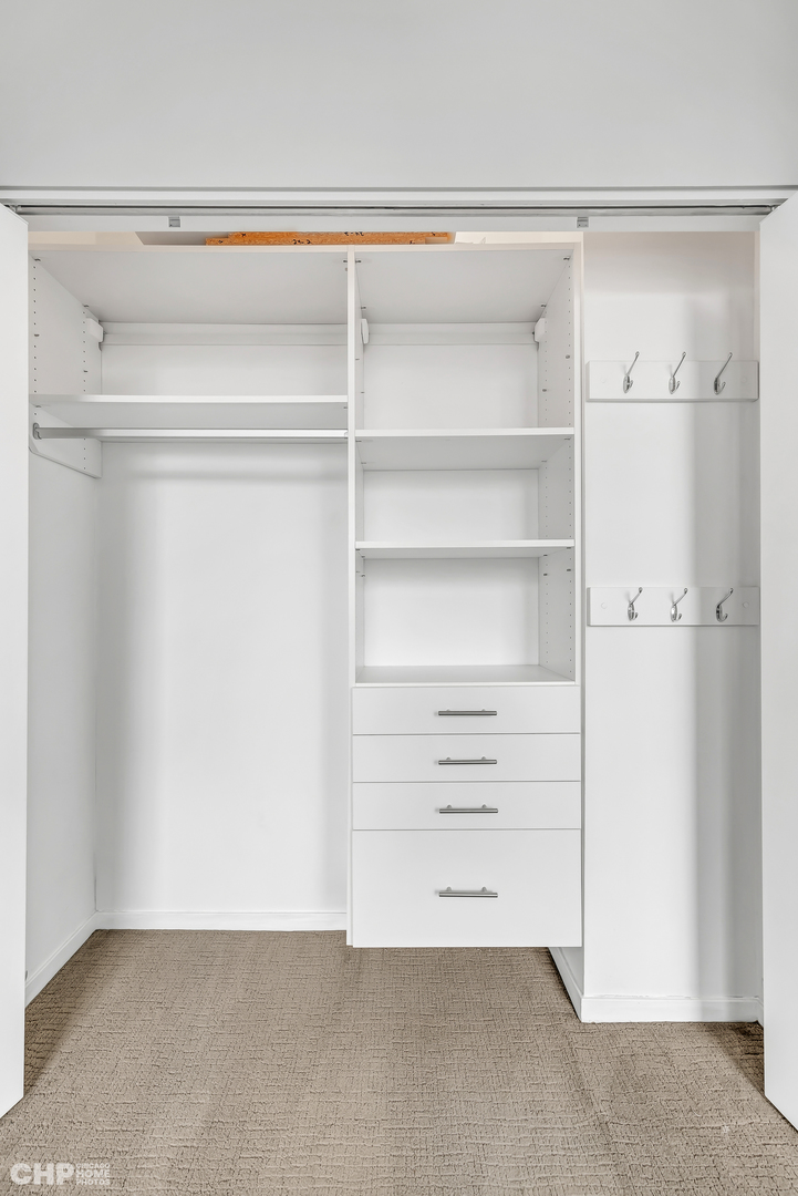 600 N Kingsbury Street Unit: 1712