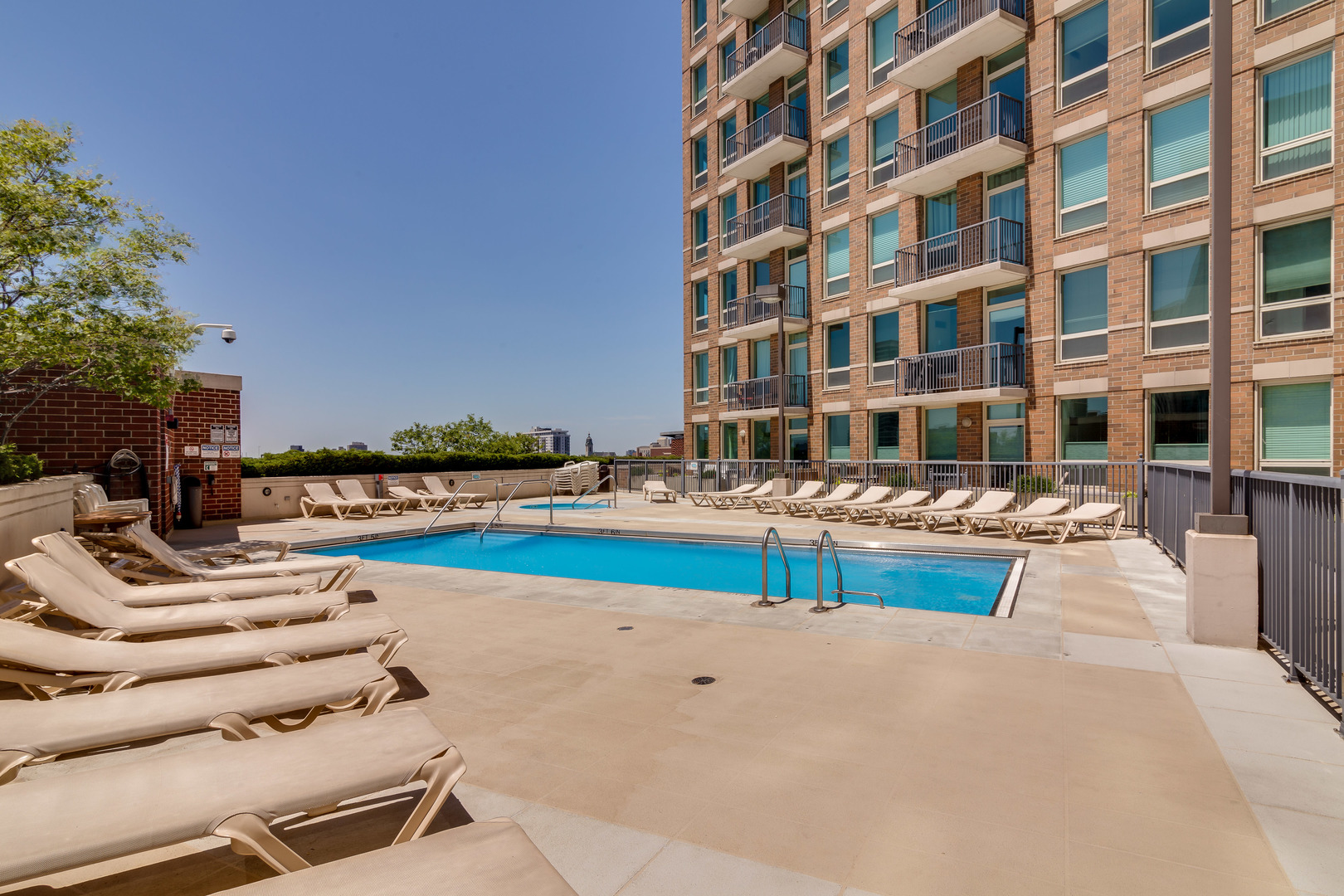 600 N Kingsbury Street Unit: 1712