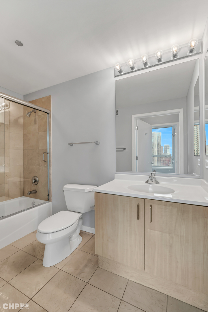 600 N Kingsbury Street Unit: 1712