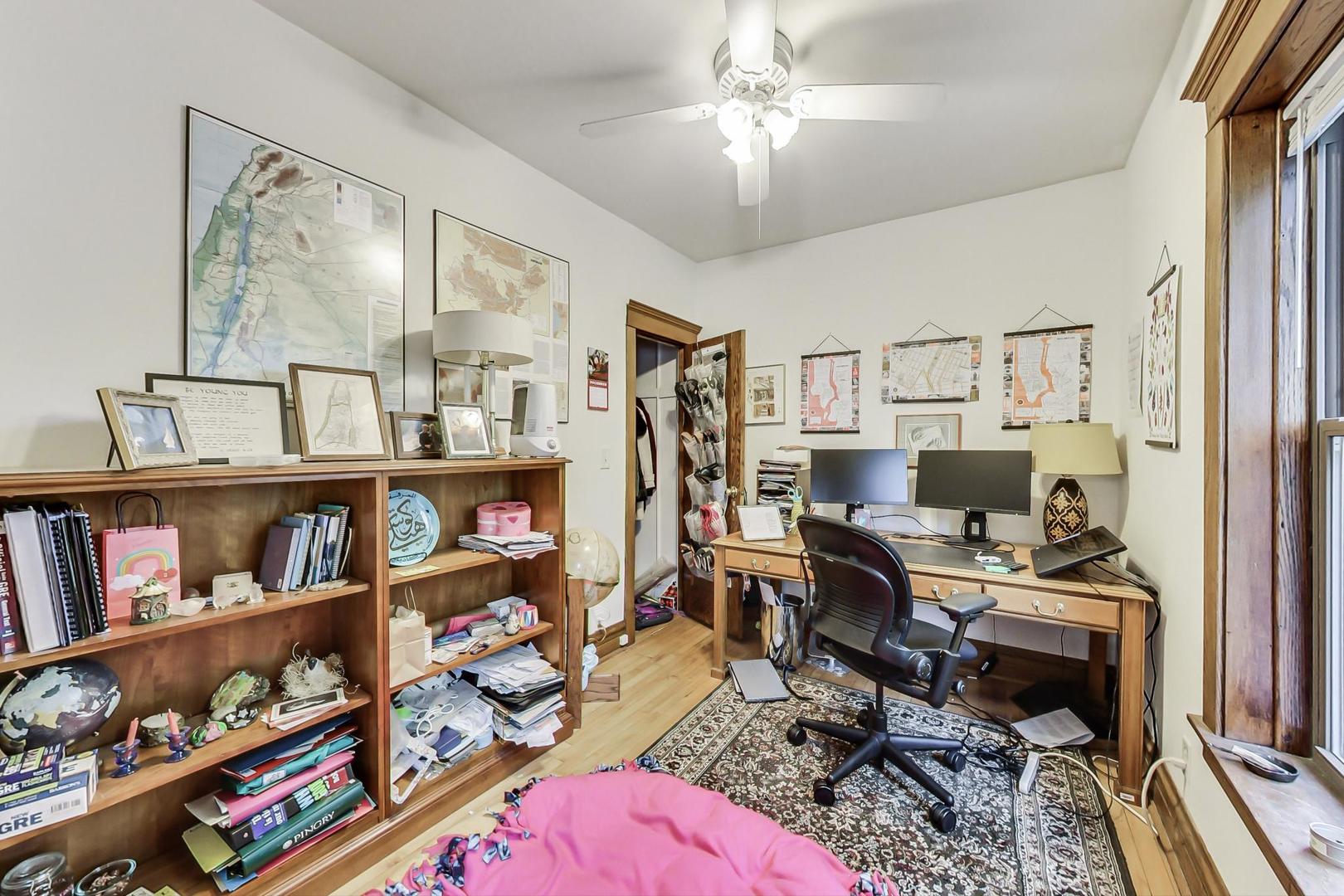 2207 W School Street