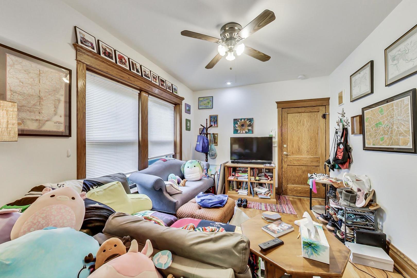 2207 W School Street