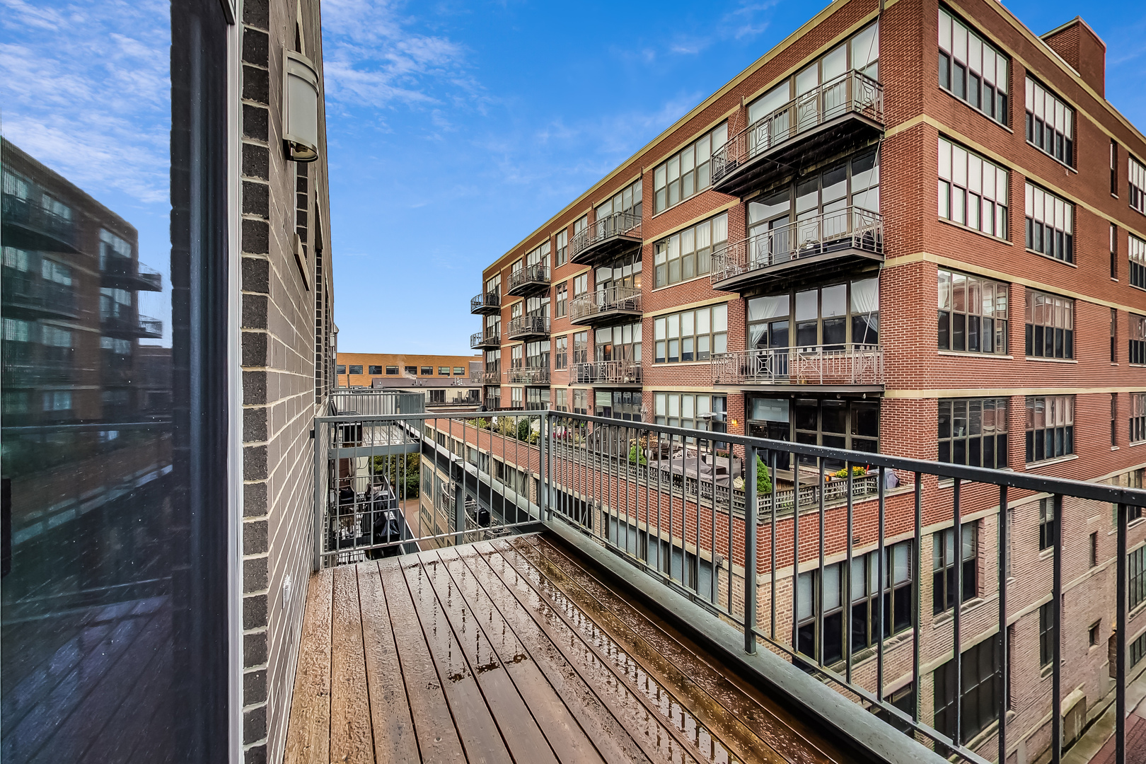 1247 W Madison Street Unit: 405