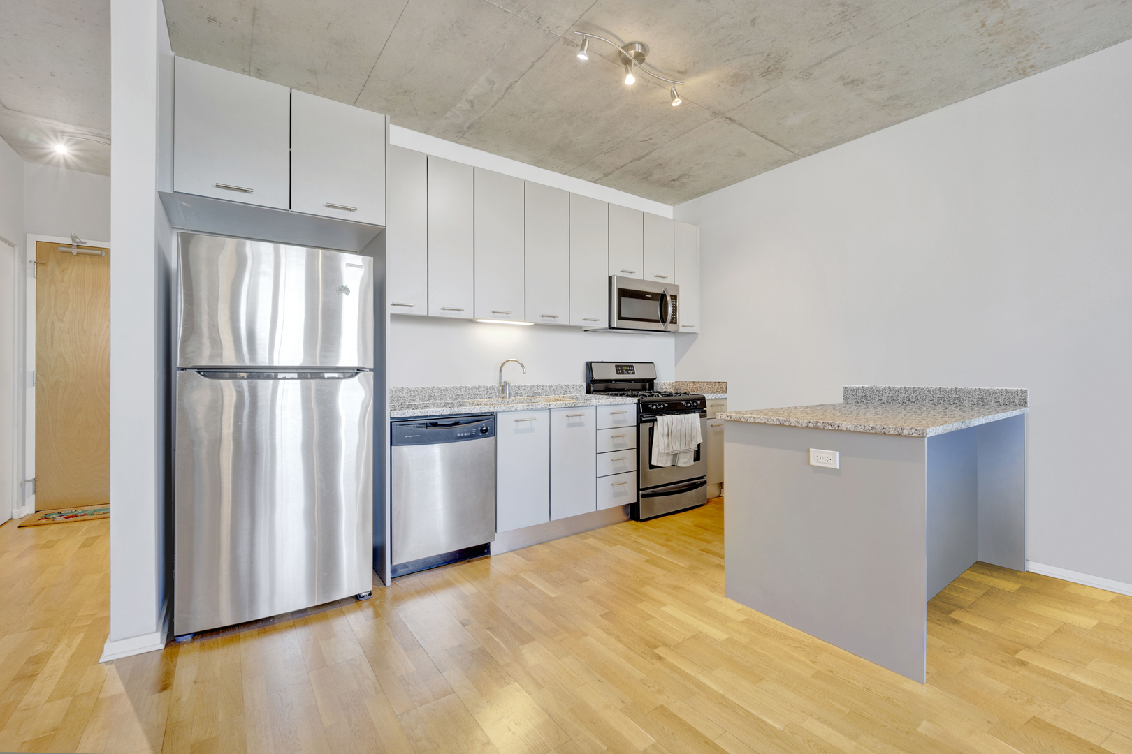 659 W RANDOLPH Street Unit: 912