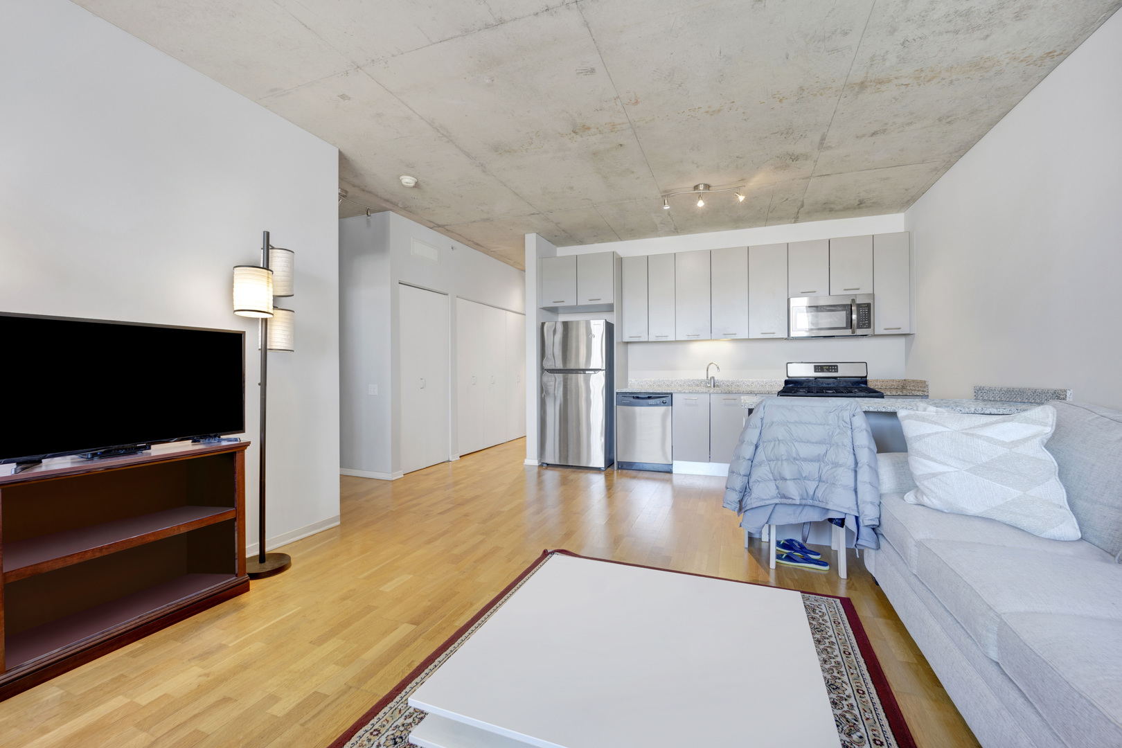 659 W RANDOLPH Street Unit: 912