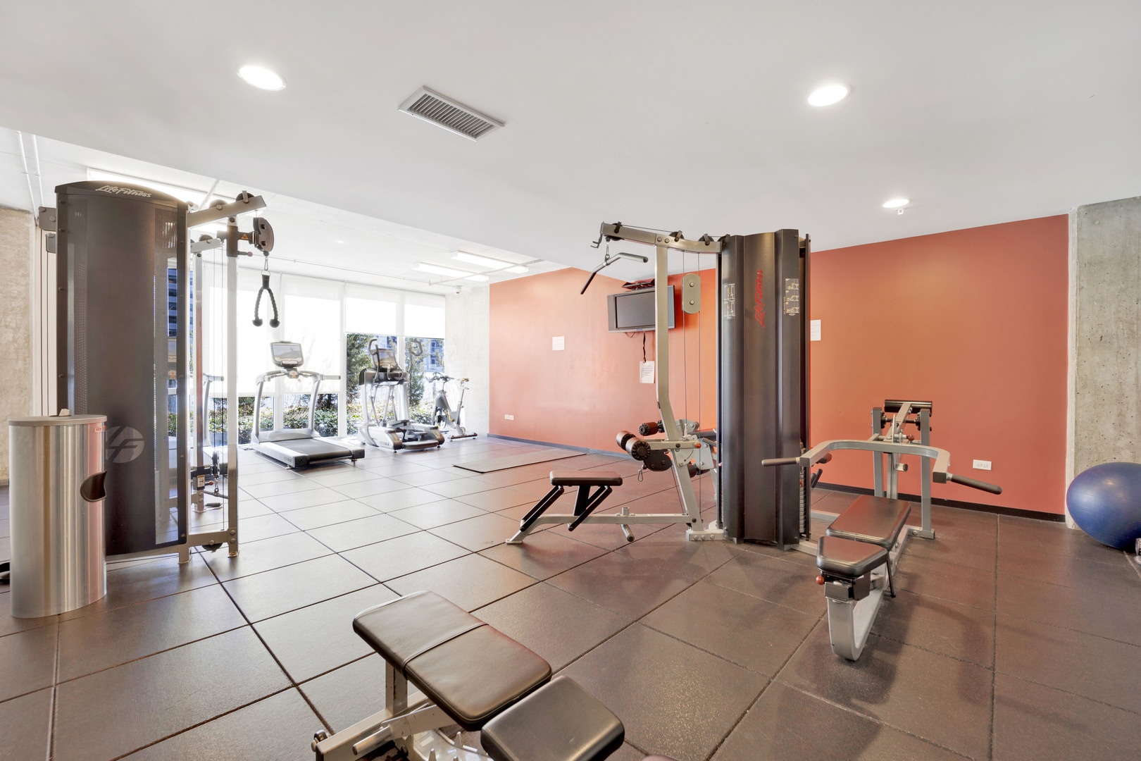 659 W RANDOLPH Street Unit: 912