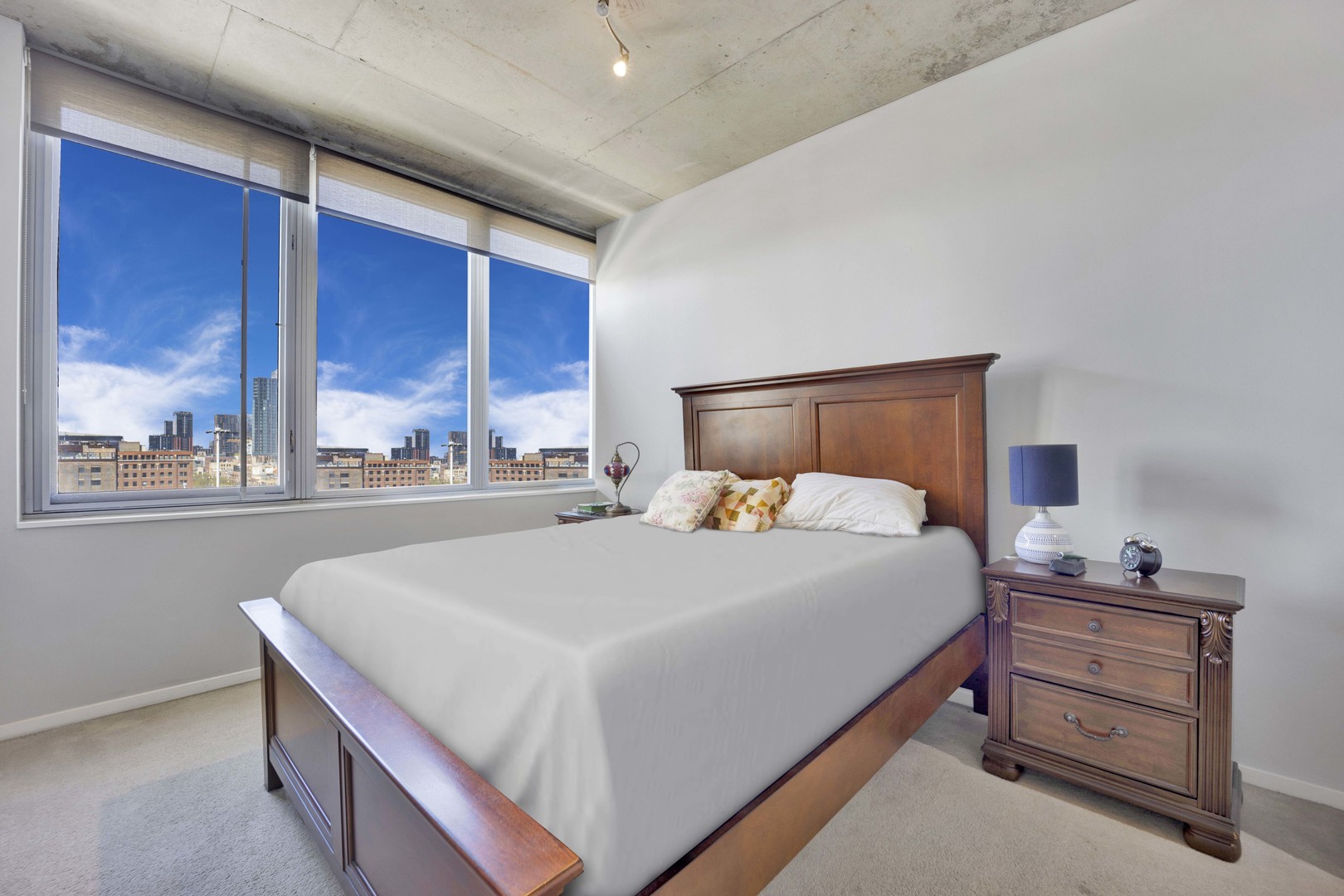 659 W RANDOLPH Street Unit: 912