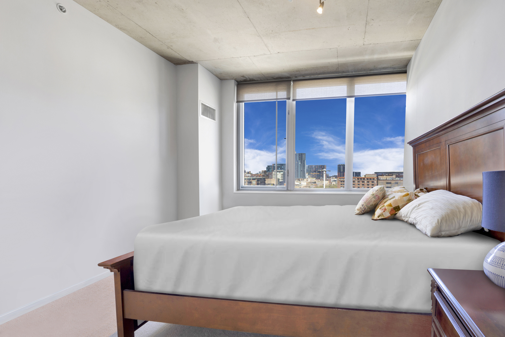 659 W RANDOLPH Street Unit: 912