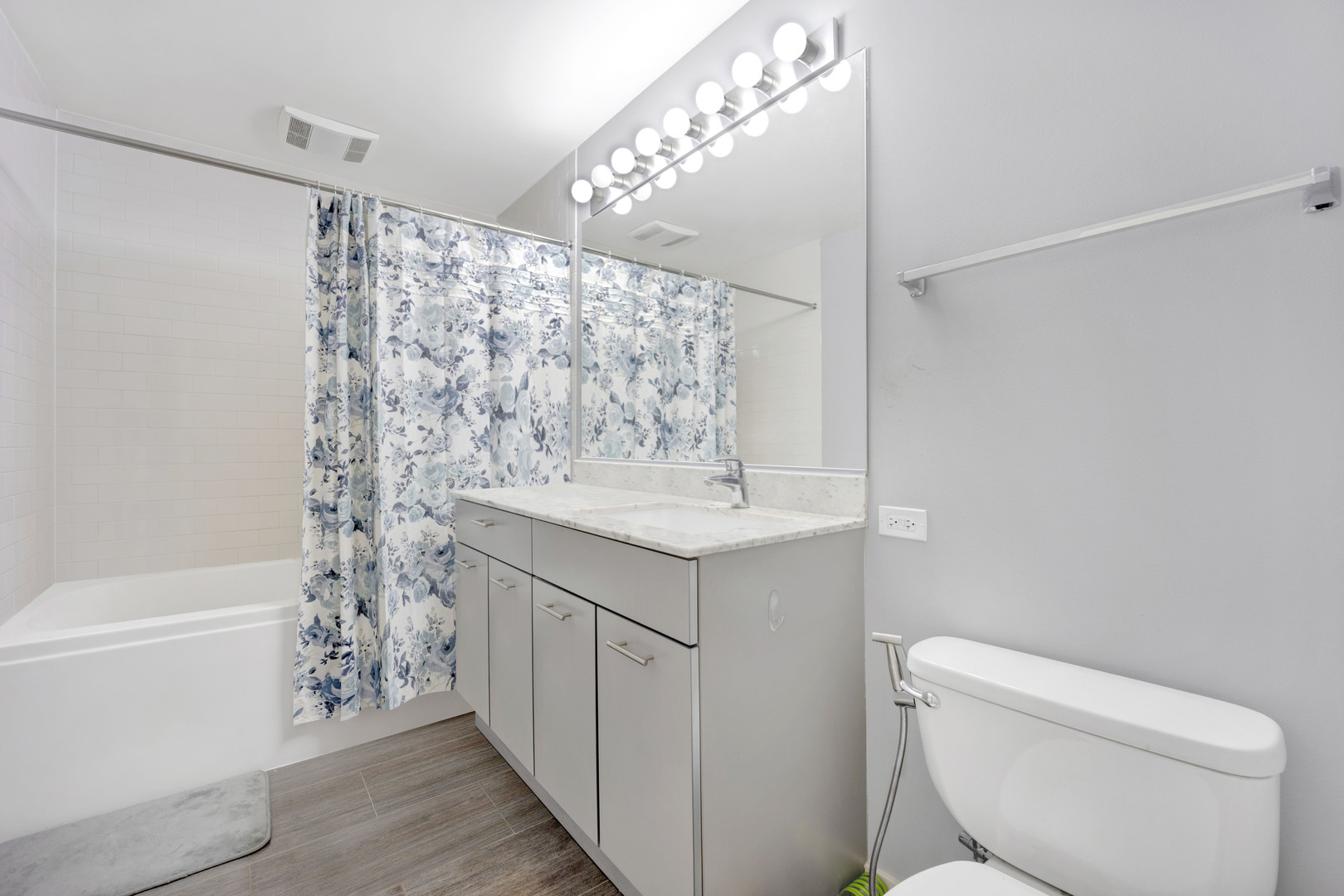 659 W RANDOLPH Street Unit: 912