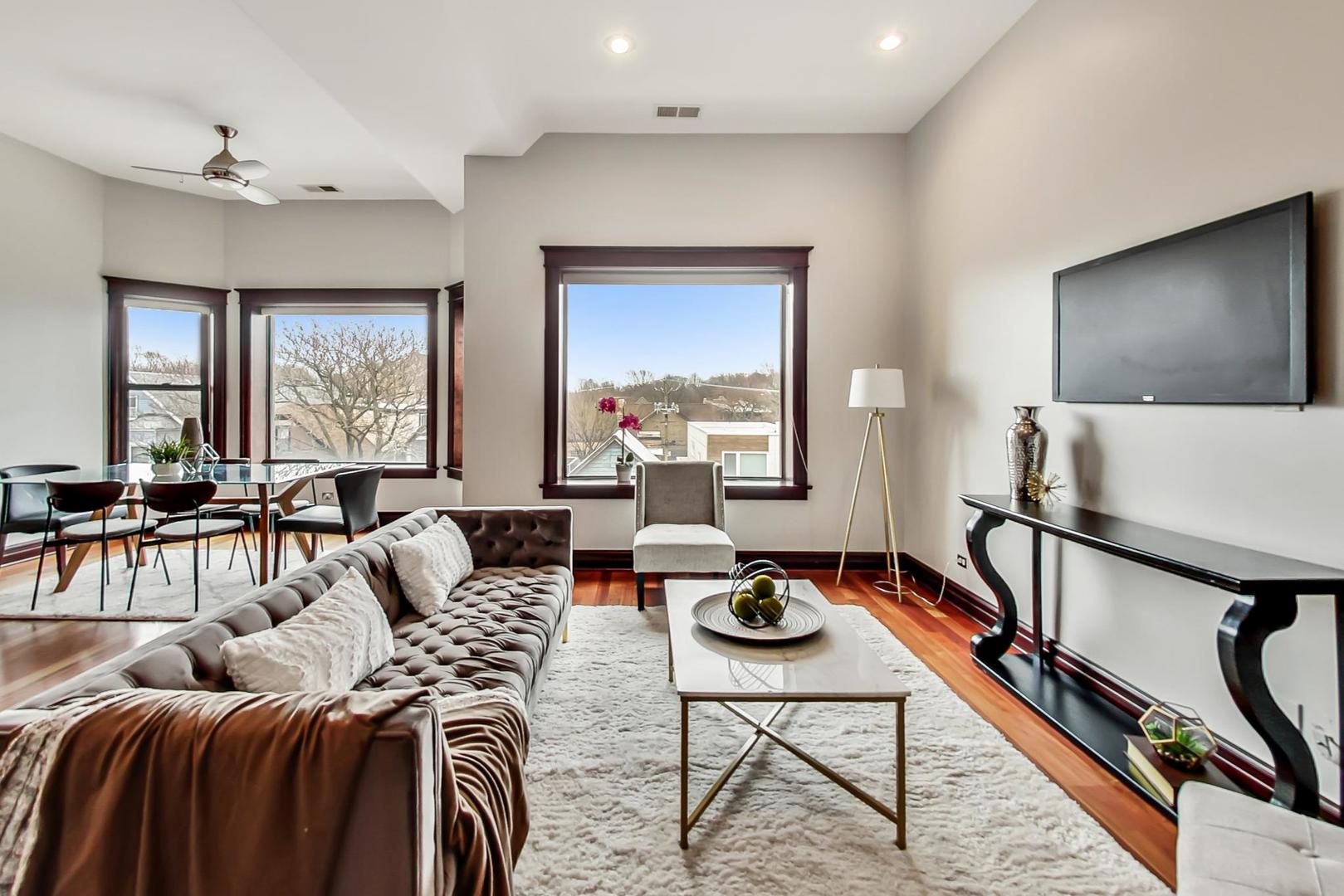 3106 W LYNDALE Street Unit: 4A