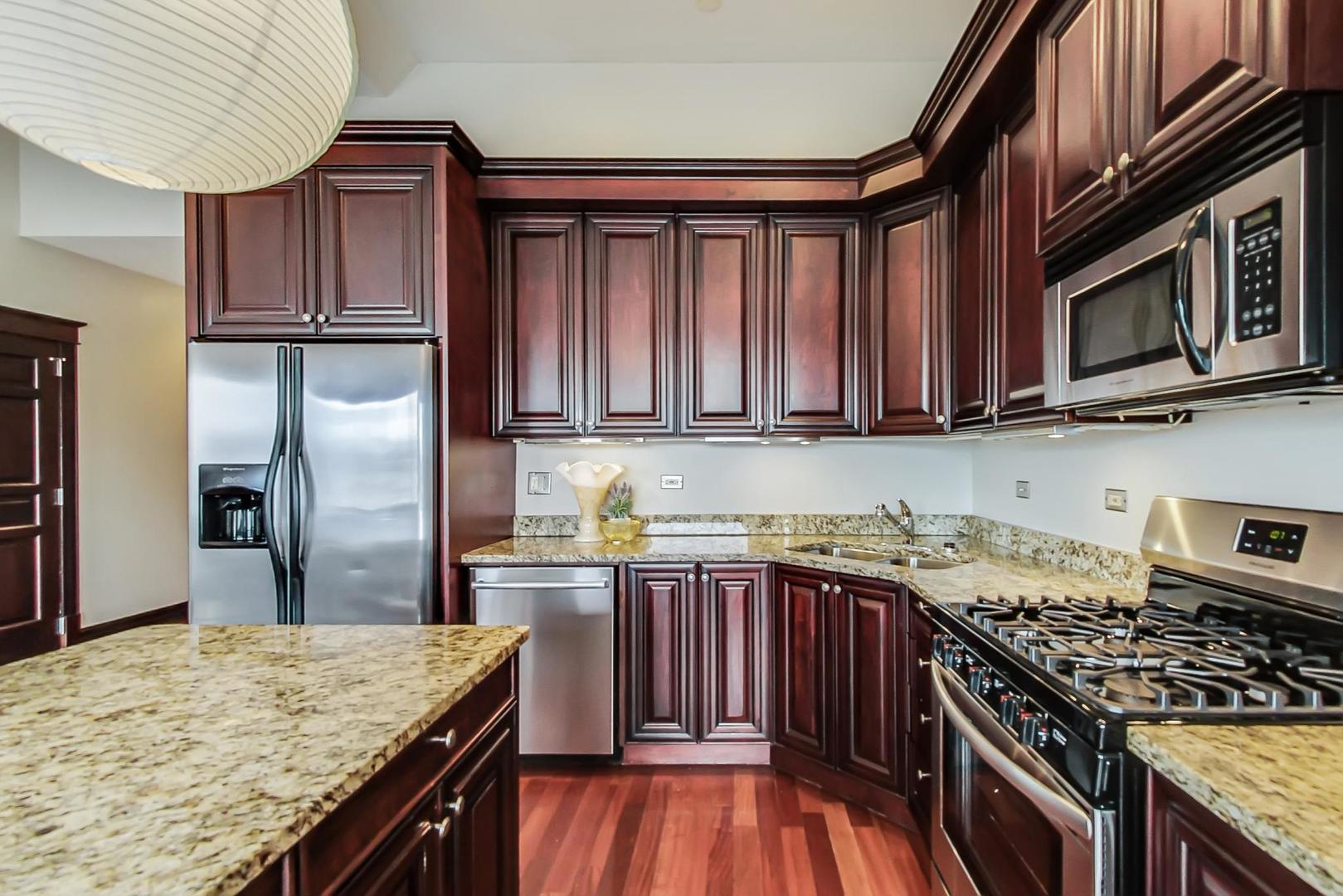3106 W LYNDALE Street Unit: 4A