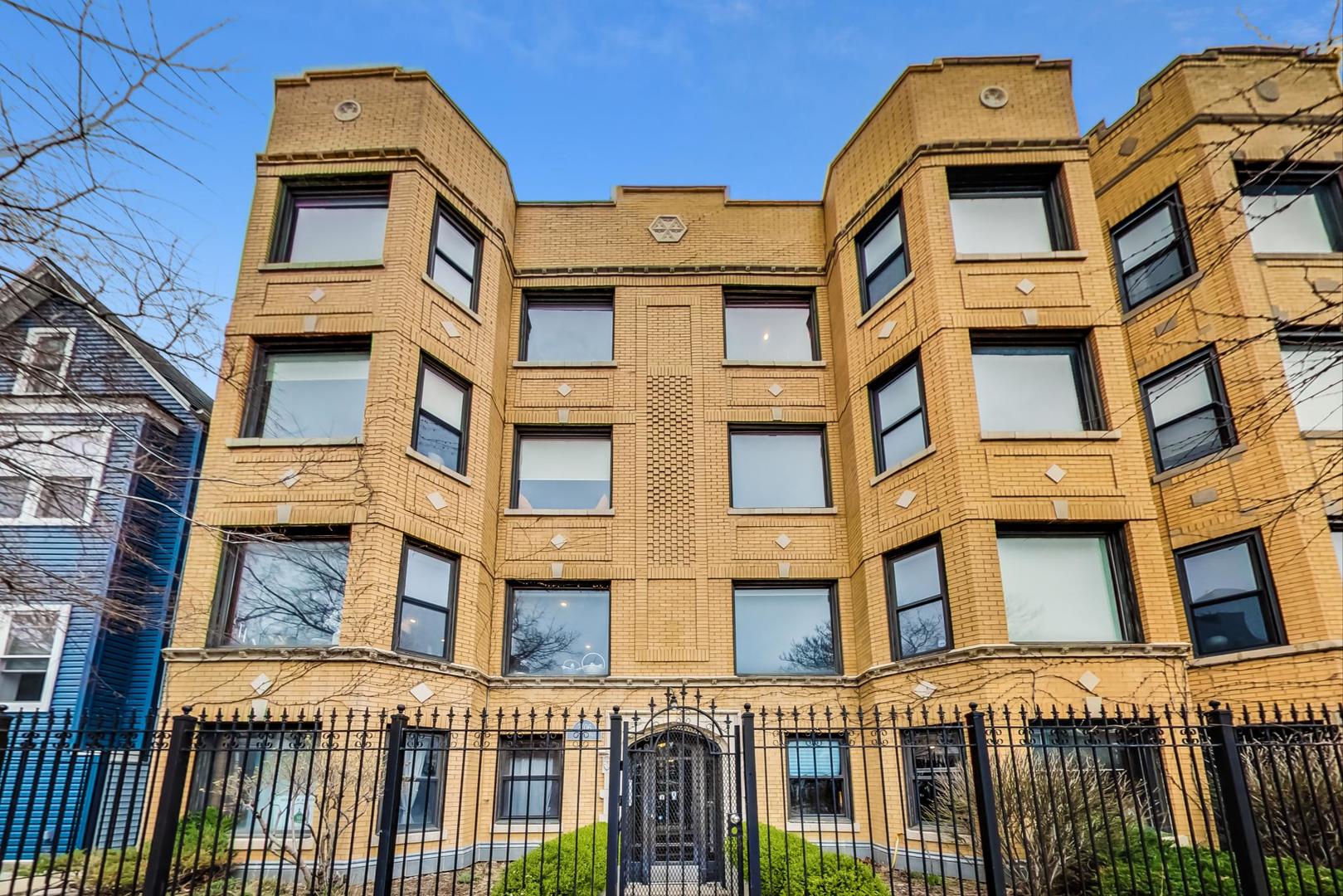 3106 W LYNDALE Street Unit: 4A