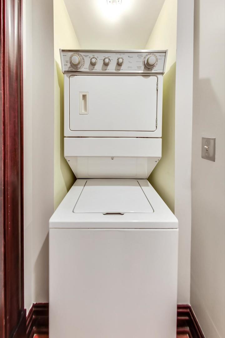 3106 W LYNDALE Street Unit: 4A