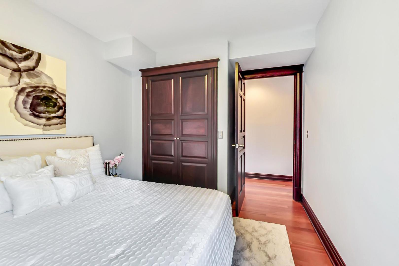 3106 W LYNDALE Street Unit: 4A