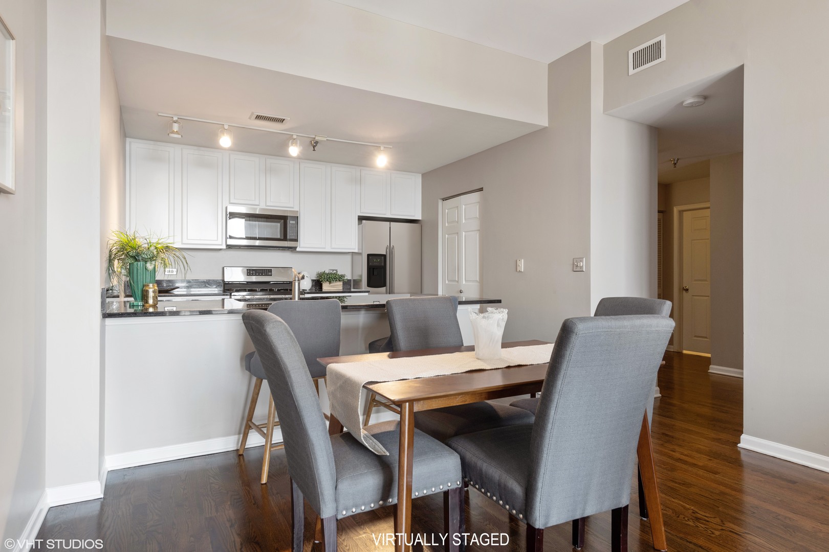 3232 N Halsted Street Unit: 1004