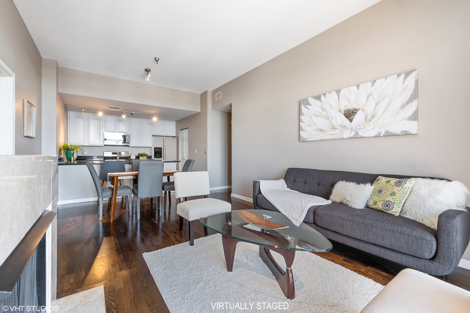 3232 N Halsted Street Unit: 1004