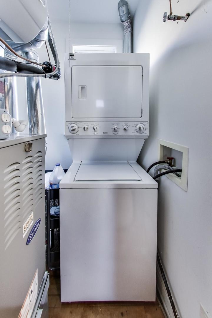 2215 W Montrose Avenue Unit: 3