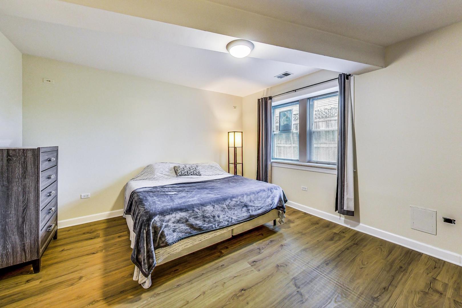 3222 W BERTEAU Avenue Unit: 1
