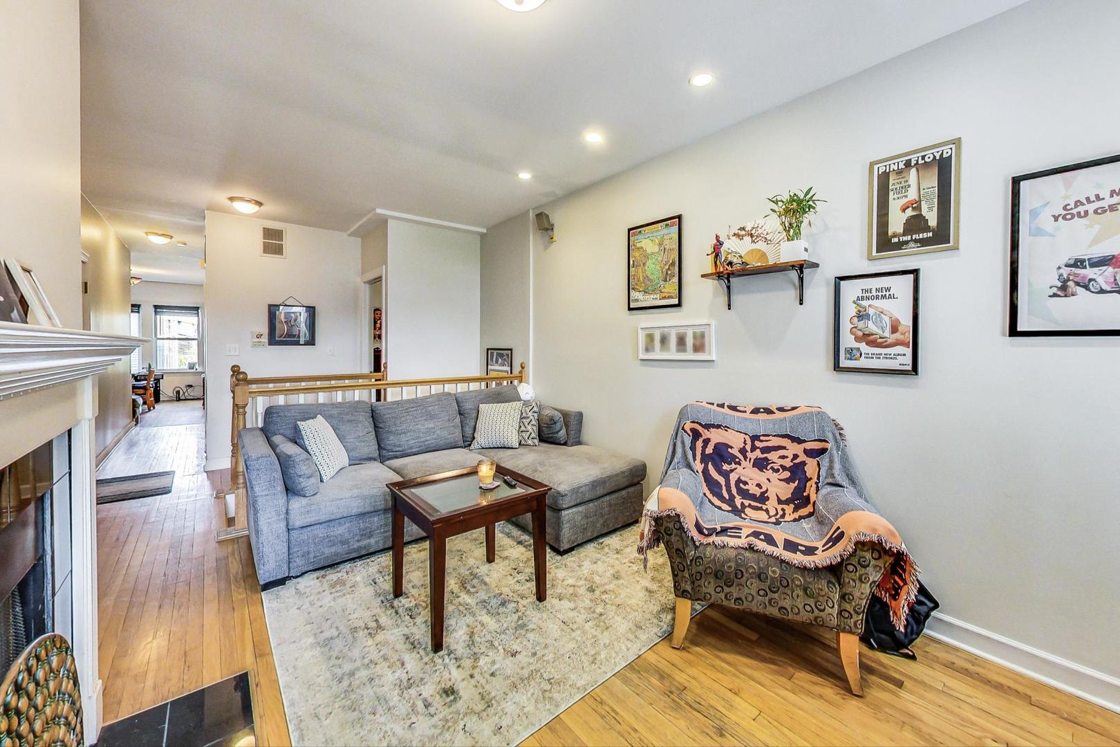 3222 W BERTEAU Avenue Unit: 1