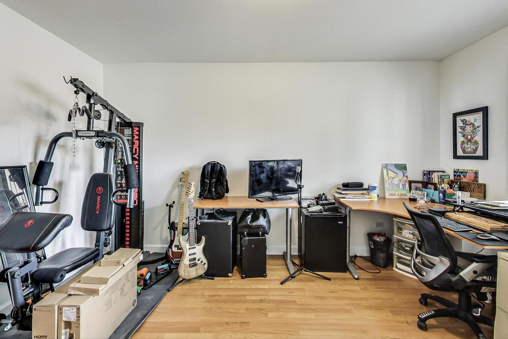 3222 W BERTEAU Avenue Unit: 1