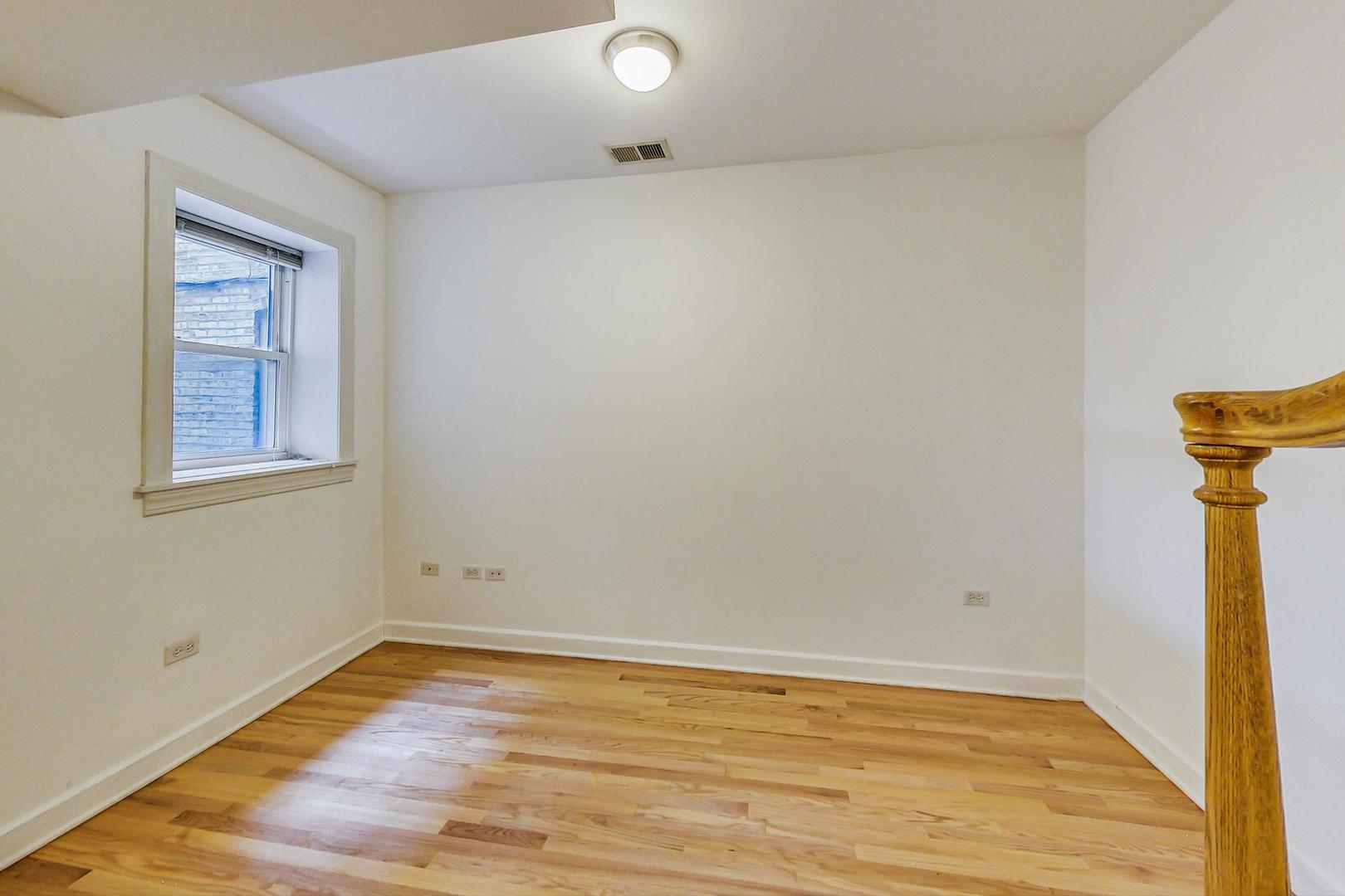 3222 W BERTEAU Avenue Unit: 1