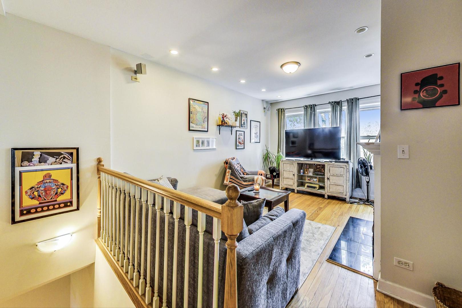 3222 W BERTEAU Avenue Unit: 1