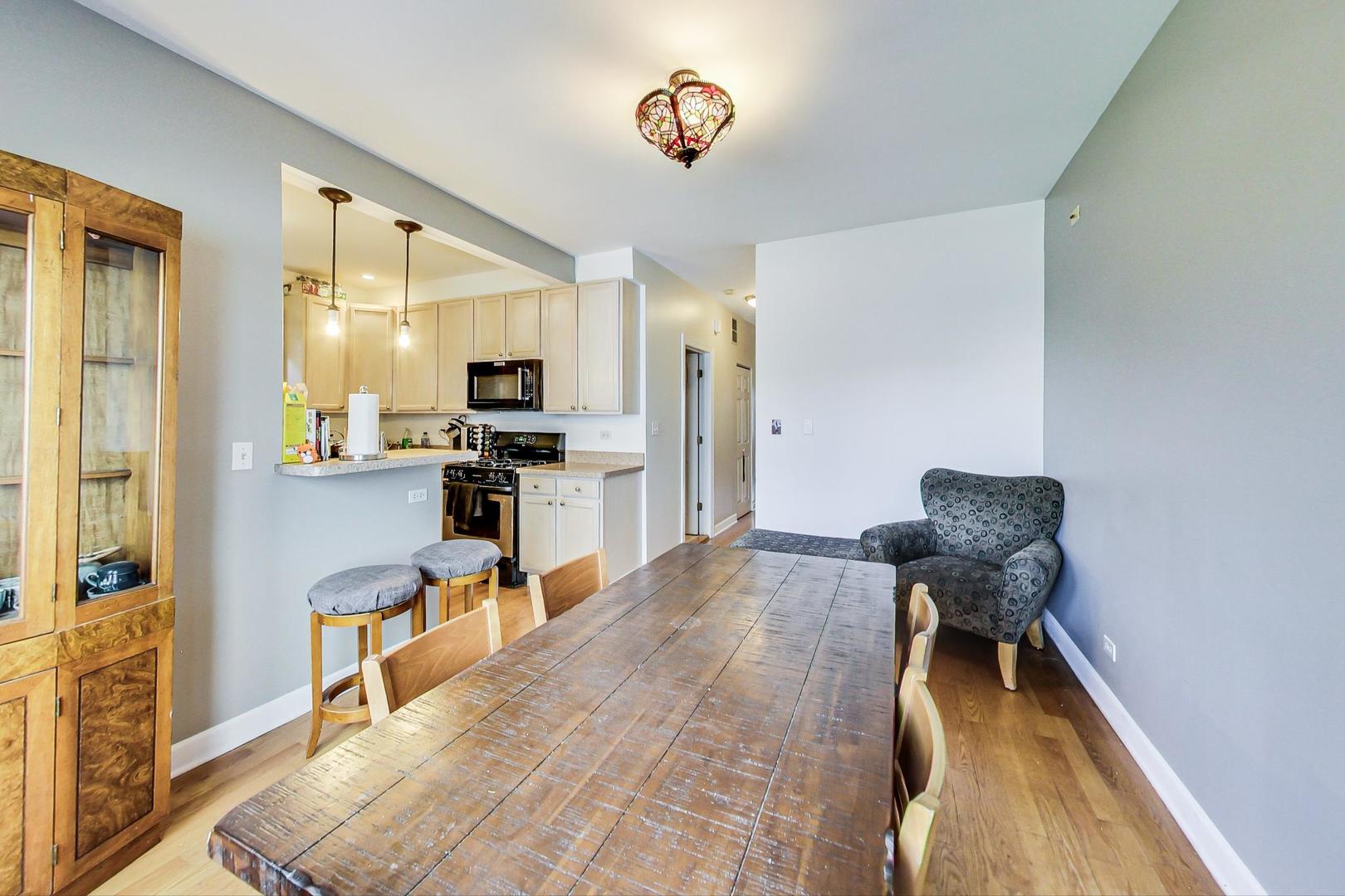 3222 W BERTEAU Avenue Unit: 1