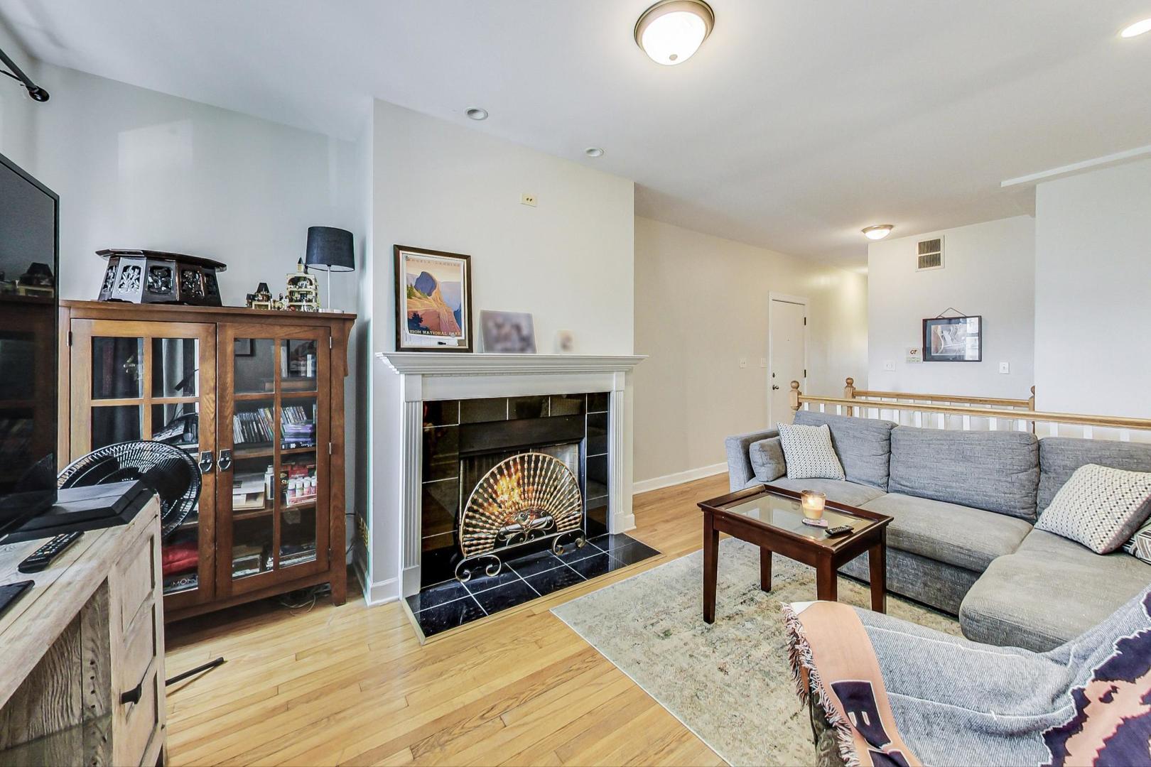 3222 W BERTEAU Avenue Unit: 1