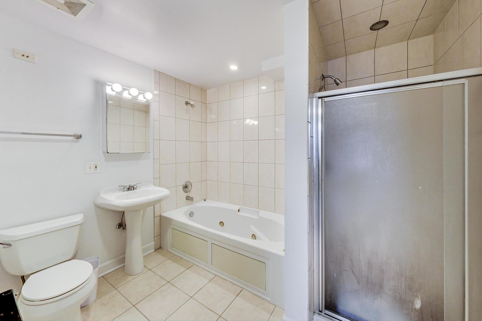 3222 W BERTEAU Avenue Unit: 1