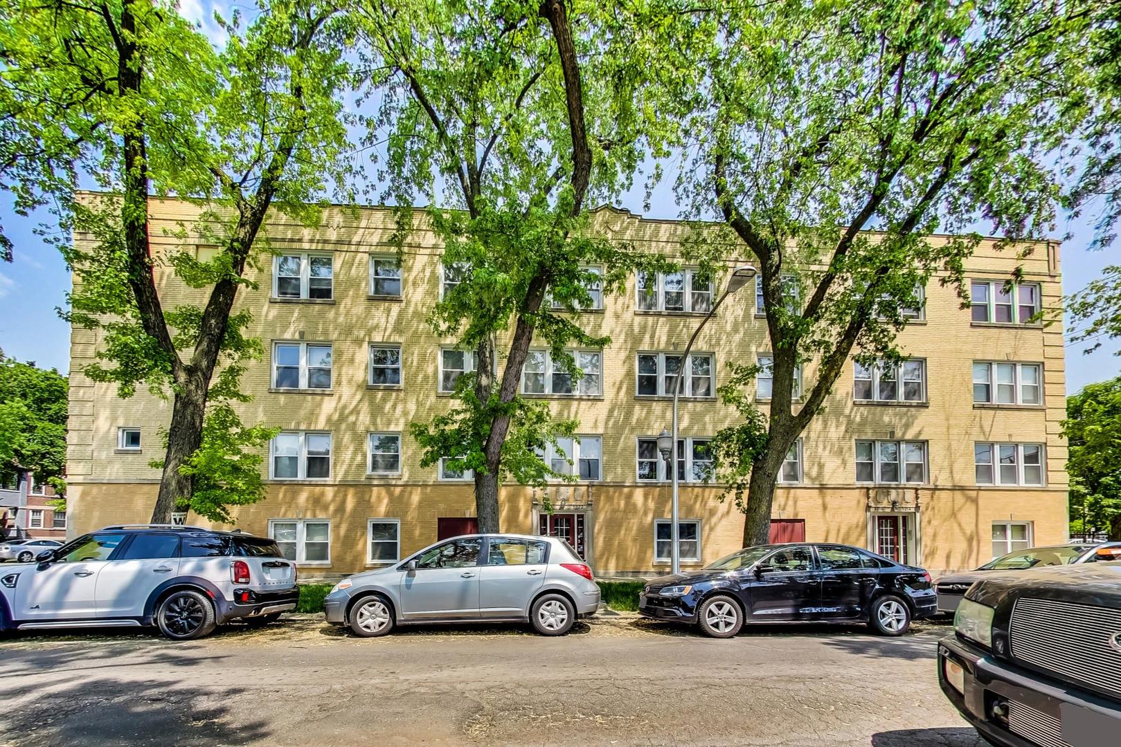 3222 W BERTEAU Avenue Unit: 1