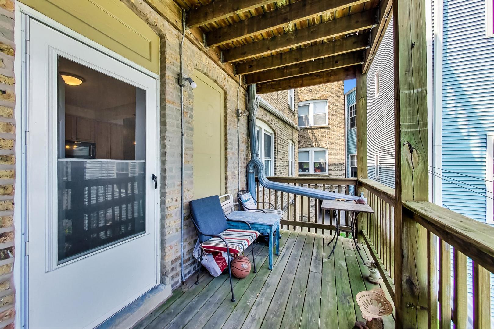 3222 W BERTEAU Avenue Unit: 1