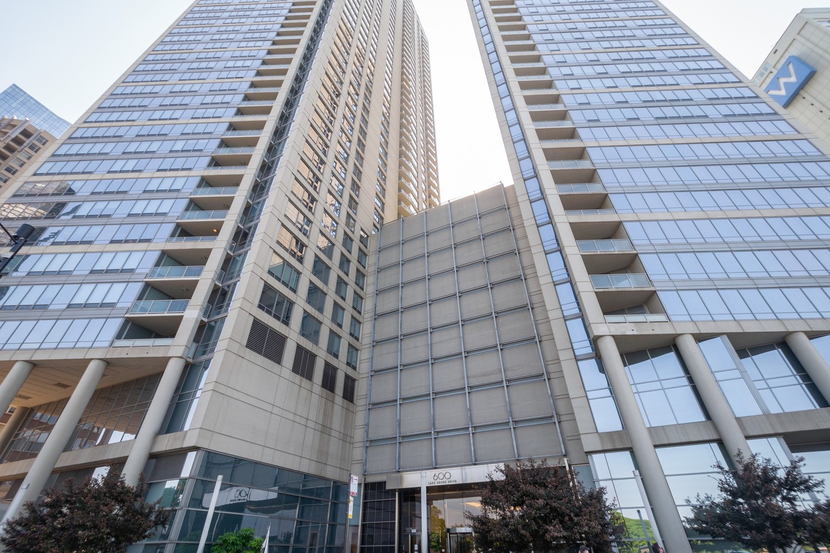 600 N Lake Shore Drive Unit: 2003