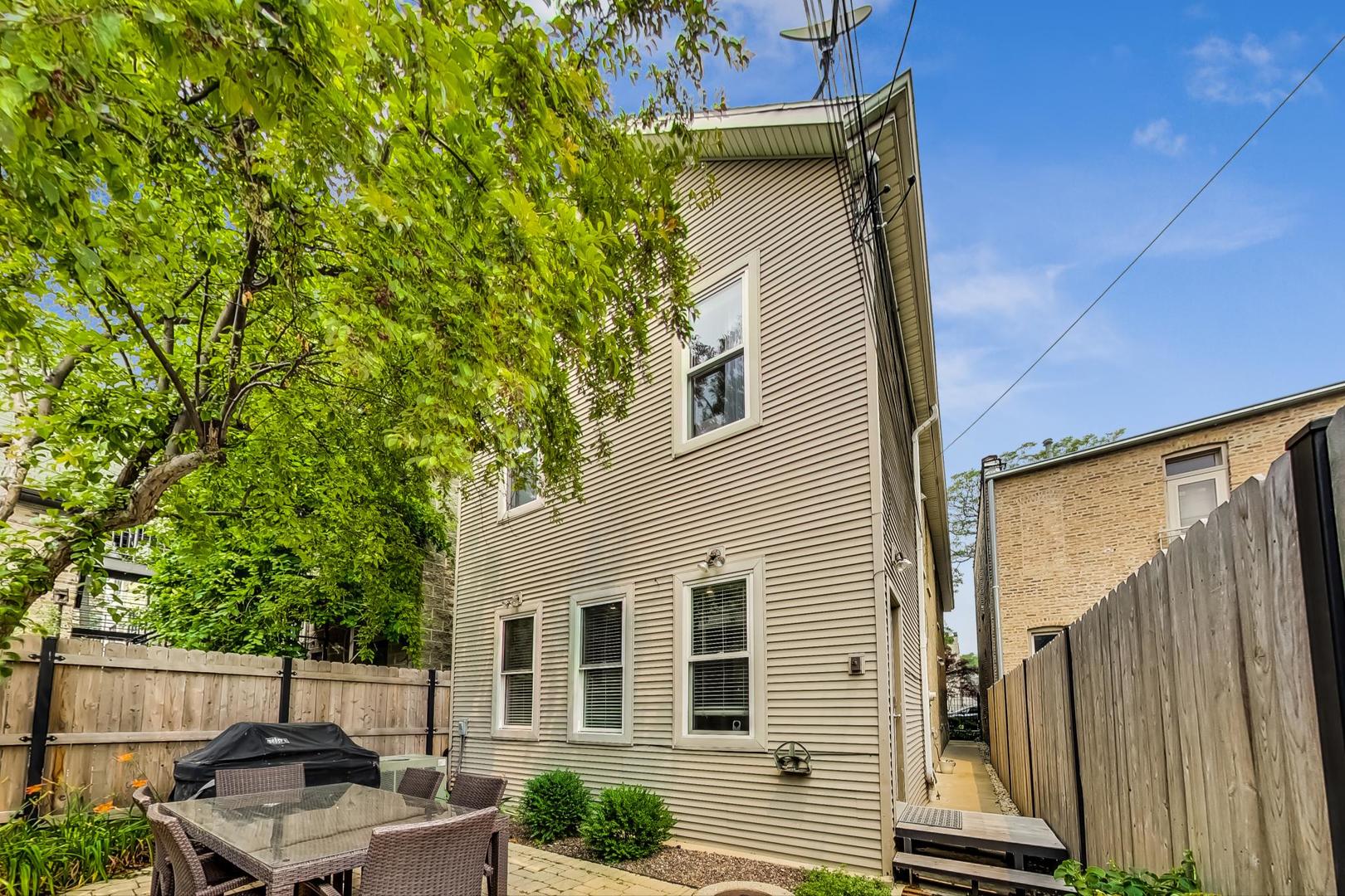 1428 N Elk Grove Avenue