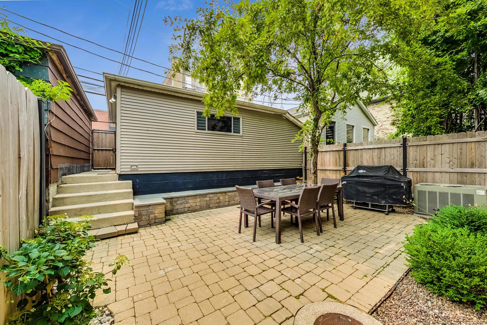 1428 N Elk Grove Avenue