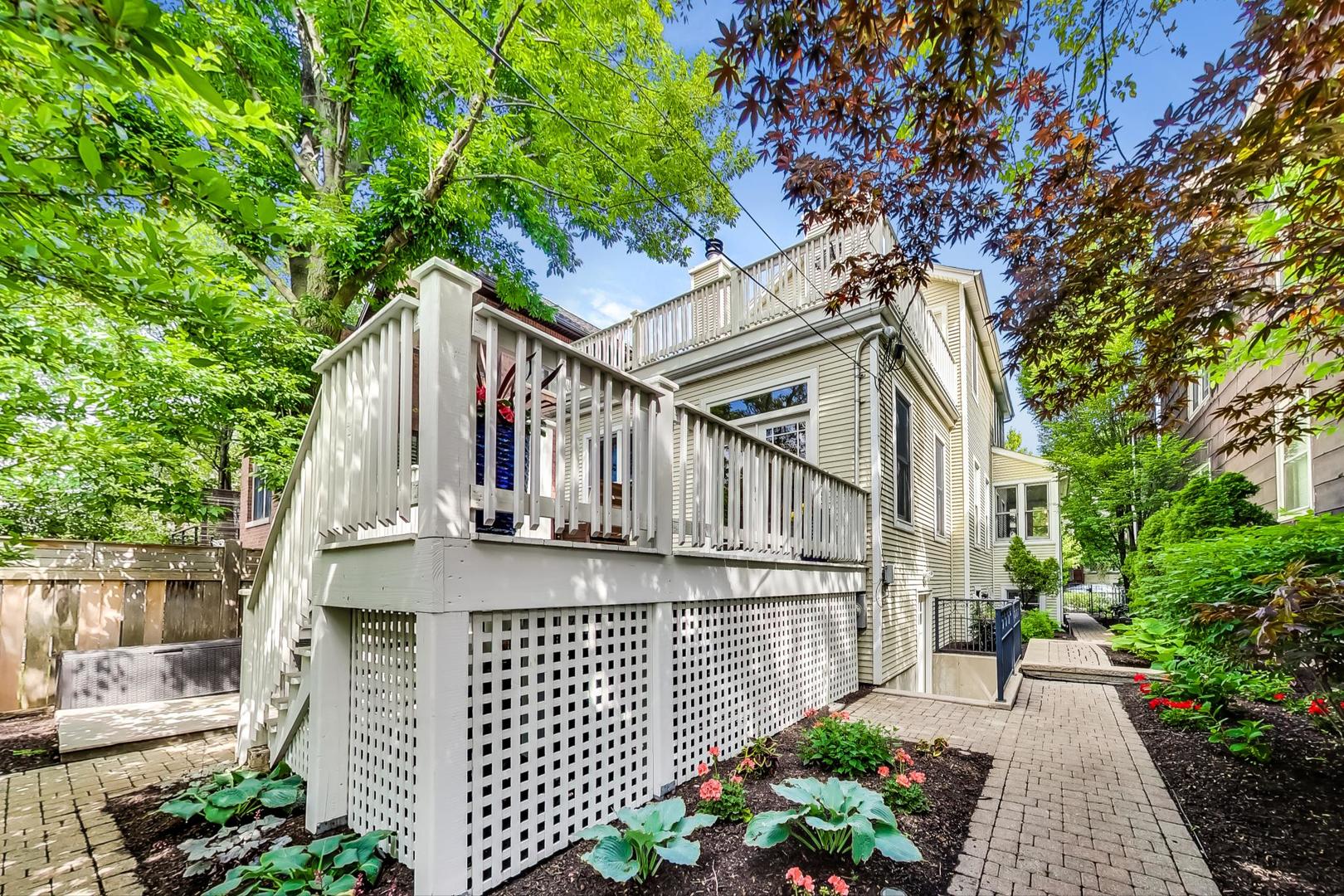 1713 W School Street