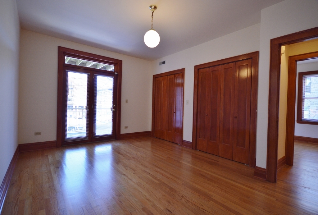 706 W Wellington Avenue Unit: 2