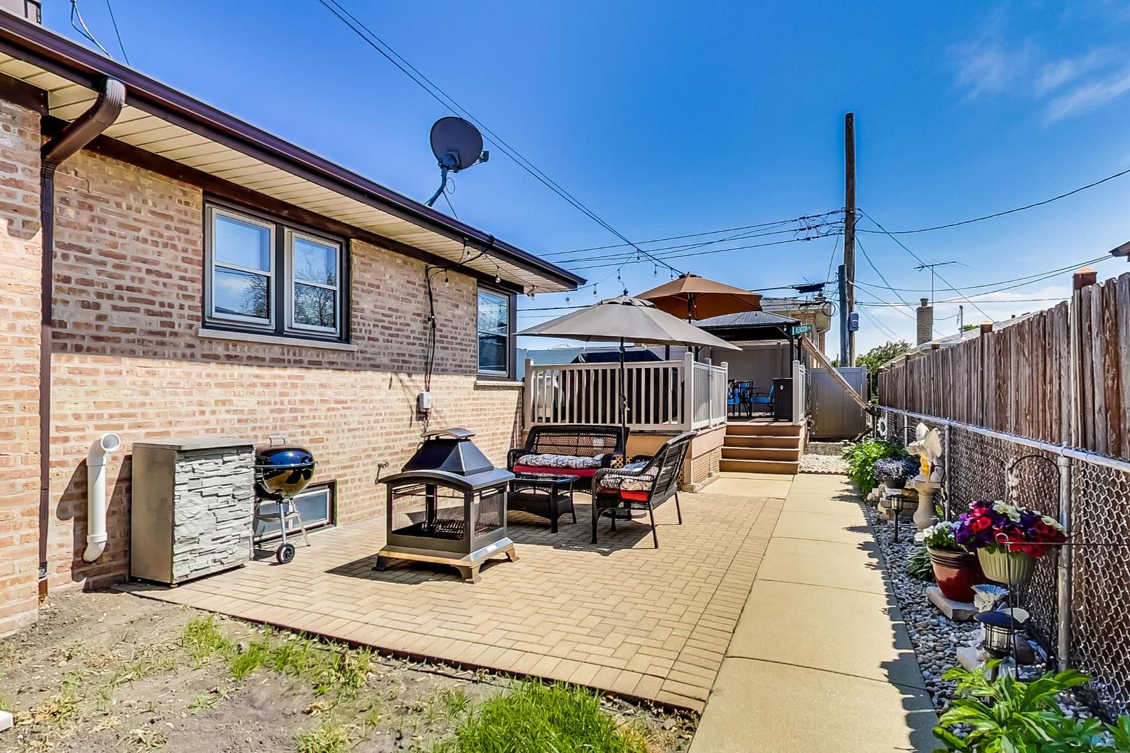 8557 W Saint Joseph Avenue